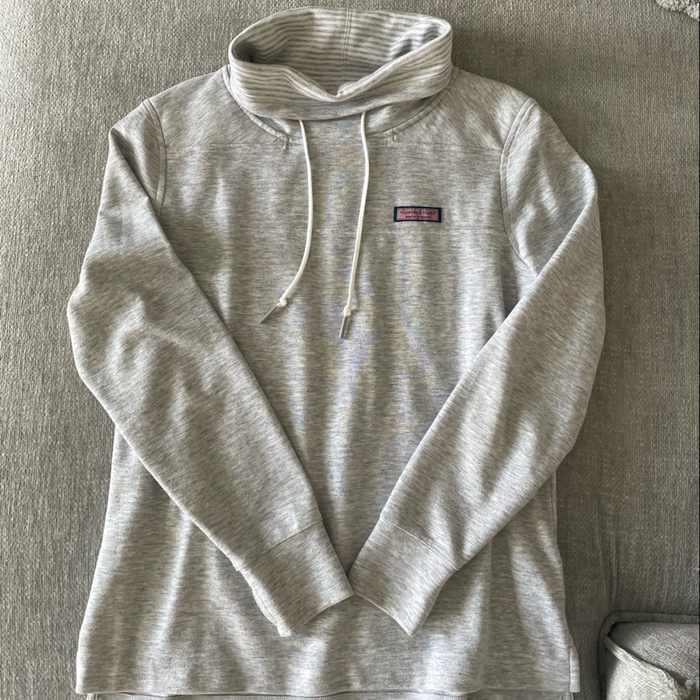 Vineyard Vines pullover sweater